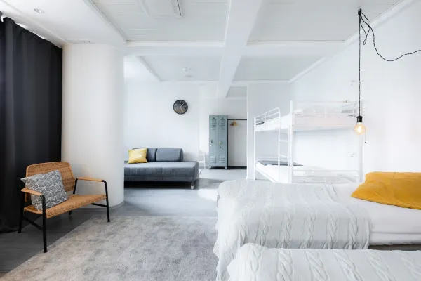 ホステル カフェ コティ