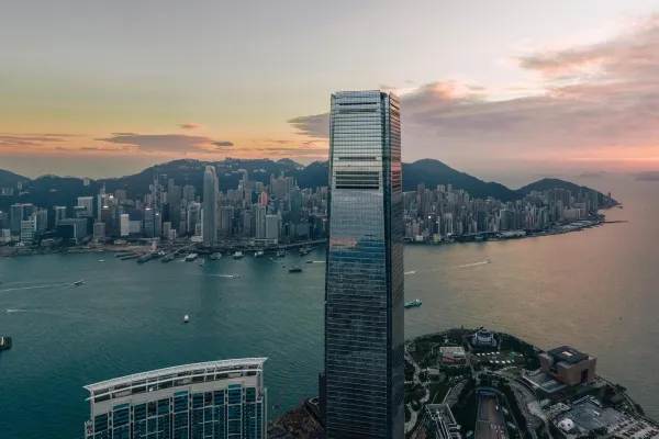 【中環】ザ・リッツ・カールトン香港｜雲上の体験ができるホテル 画像1